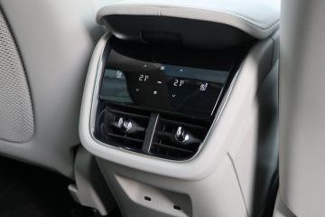 Volvo EX90 (8)