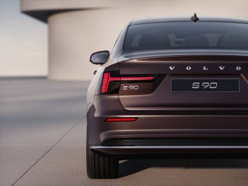 347793_Refreshed_Volvo_S90_exterior