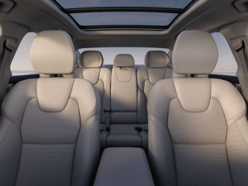 347797_Refreshed_Volvo_S90_interior