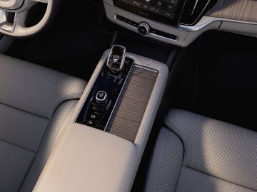 347802_Refreshed_Volvo_S90_interior