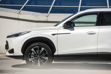 MG HS PHEV-13