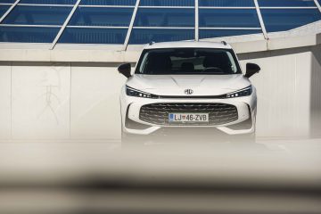 MG HS PHEV-15