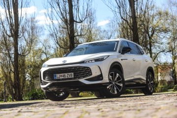 MG HS PHEV-21