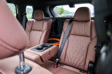Mitsubishi Outlander PHEV-12