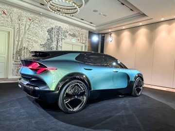 Renault Embleme-3