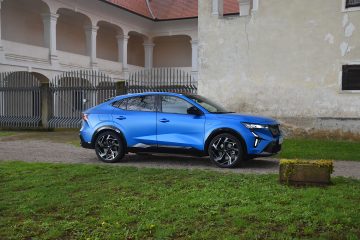 RENAULT RAFALE PHEV 08