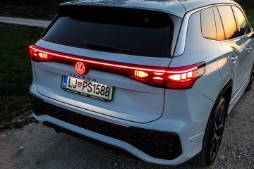 Volkswagen Tayron 2.0 TDI avtomobilizem.com-10