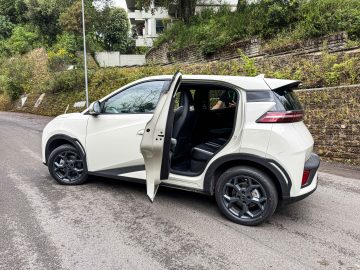 BYD Dolphin Surf EV avtomobilizem.com