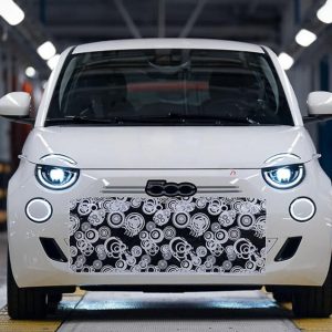Fiat 500 hybrid avtomobilizem.com