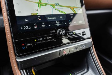 Lexus LBX Hybrid-23