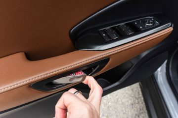 Lexus LBX Hybrid-24