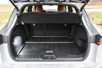 Lexus LBX Hybrid-32