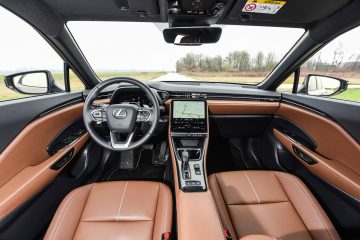 Lexus LBX Hybrid-35