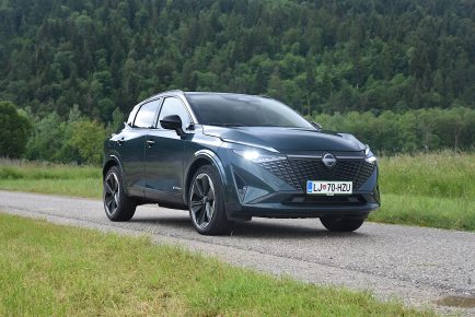 NISSAN QASHQAI 25
