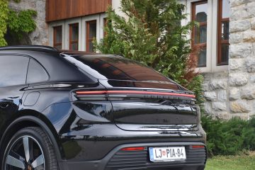PORSCHE MACAN 13