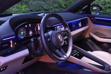 PORSCHE MACAN 32