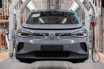 Volkswagen ID.4 proizvodnja Emden avtomobilizem.com
