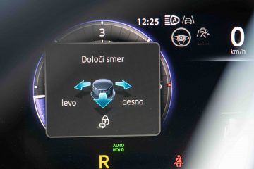 Tudi vzvratna vožnja naravnost je lahko s prikolico precejšen izziv.