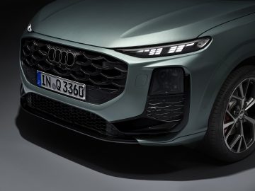 Detail,
Colour: Sage green