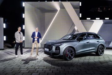 As part of the Global Reveal at the Audi Forum Ingolstadt, Audi CEO Gernot Döllner (right) and Marco Schubert, Member of the Board of Management for Sales and Marketing, presented the all-new Audi Q3 to the public for the first time.