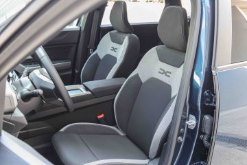 Dacia Bigster Hybrid-12