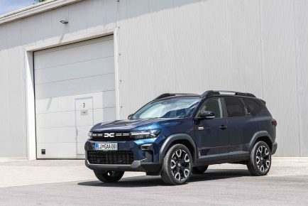 Dacia Bigster Hybrid-19