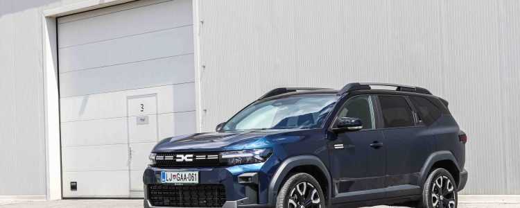 Dacia Bigster Hybrid-19