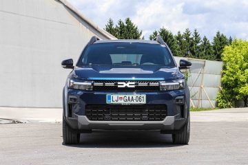 Dacia Bigster Hybrid-36