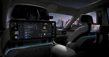each-screen-in-the-chrysler-airflow-concept-is-a-personalized-sp