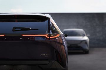 Mazda EZ-60_ (2)