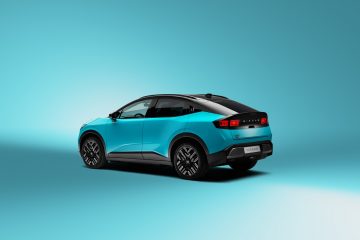 NISSAN_LEAF_REAR_3-4_2_hi