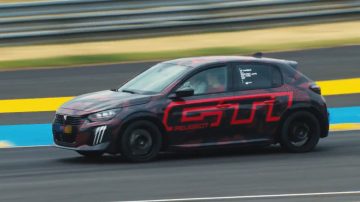 PEUGEOT E-208 GTI