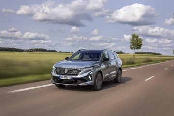Renault Espace full hybrid E-Tech - Iconic - Baltic Blue Grey (4)