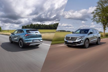 Renault Symbioz full hybrid E-Tech - Iconic - Mercury Blue - Renault Espace full hybrid E-Tech - Iconic - Baltic Blue Grey