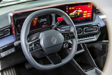 RENAULT 4 E-TECH ELECTRIC (B1317)