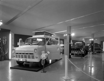 1965-Transit-Dealers-Presentation-Warley-neg-1038-4-LOW