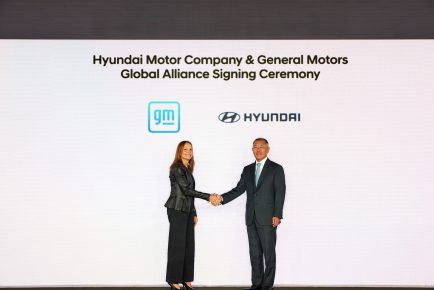 hyundai-and-gm-sign-memorandum-of-understanding-4