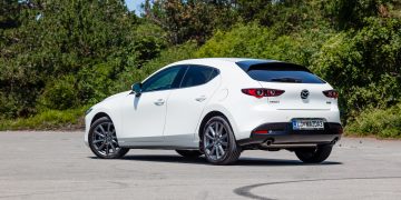 Mazda3_eSkyactiv140_Exclusive_Line_02
