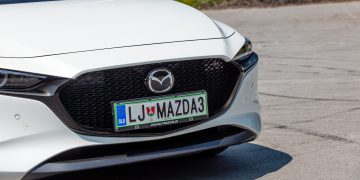 Mazda3_eSkyactiv140_Exclusive_Line_03