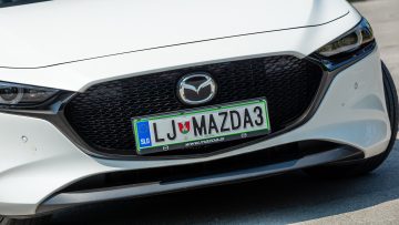 Mazda3_eSkyactiv140_Exclusive_Line_05