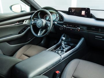 Mazda3_eSkyactiv140_Exclusive_Line_10