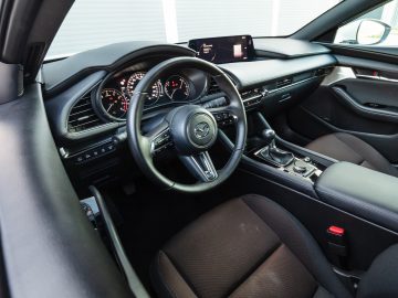 Mazda3_eSkyactiv140_Exclusive_Line_12