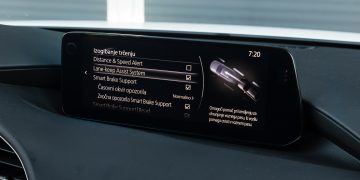 Mazda3_eSkyactiv140_Exclusive_Line_42