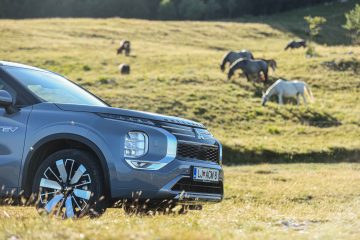Mitsubishi Outlander PHEV Nanos Delonghi kava-10