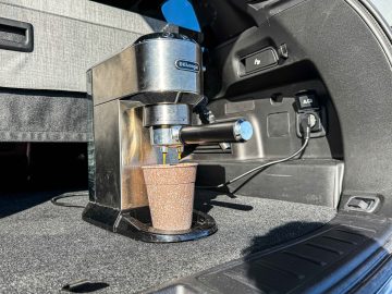 Mitsubishi Outlander PHEV Nanos Delonghi kava-17