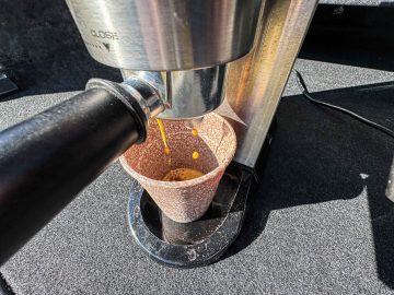 Mitsubishi Outlander PHEV Nanos Delonghi kava-18