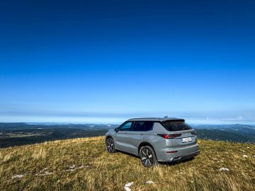 Mitsubishi Outlander PHEV Nanos Delonghi kava-21
