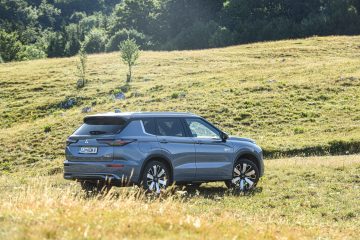 Mitsubishi Outlander PHEV Nanos Delonghi kava-6