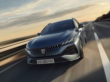 PEUGEOT_E308SW_2508STYP_230_FR