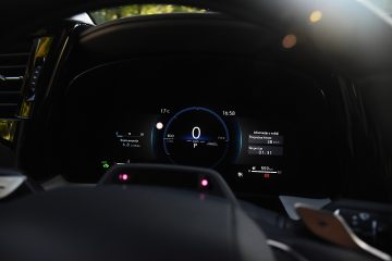 LEXUS LM 18